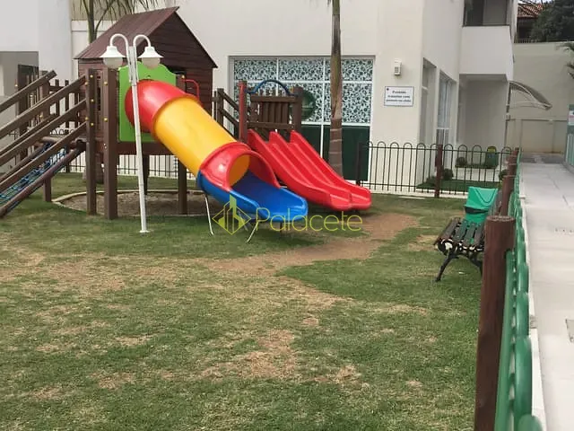Apartamento com 70m² 2 quartos e 2 banheiros, para alugar, no bairro Centro em Pindamonhangaba