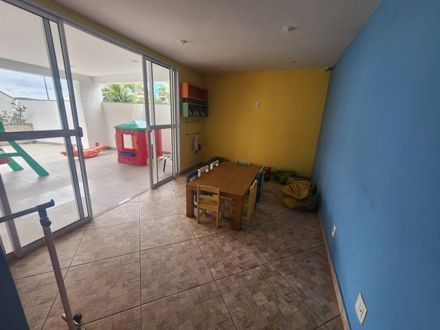 Apartamento com 95m² 3 quartos e 1 banheiro, para alugar, no bairro Parque Riviera em Cabo Frio