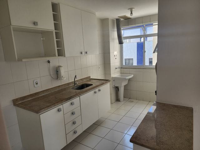 Apartamento com 95m² 3 quartos e 1 banheiro, para alugar, no bairro Parque Riviera em Cabo Frio