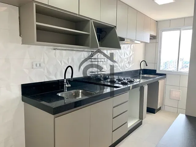 Apartamento com 52m² 2 quartos e 2 banheiros, à venda, no bairro Vila Massuchetto em Rua Martins Fontes