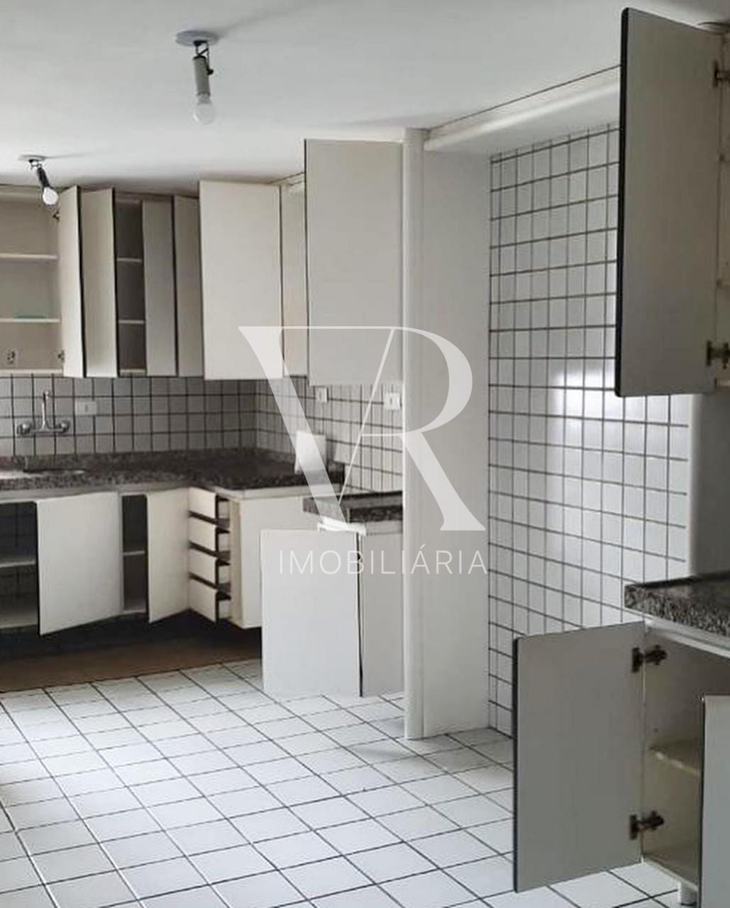 Apartamento à venda com 3 quartos, 221m² - Foto 8
