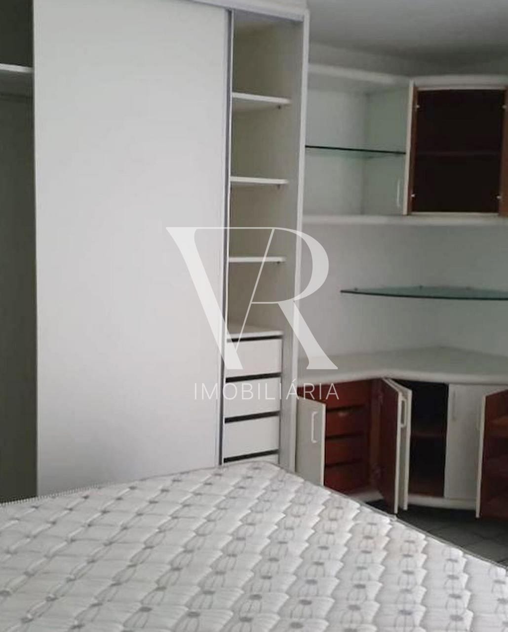 Apartamento à venda com 3 quartos, 221m² - Foto 7