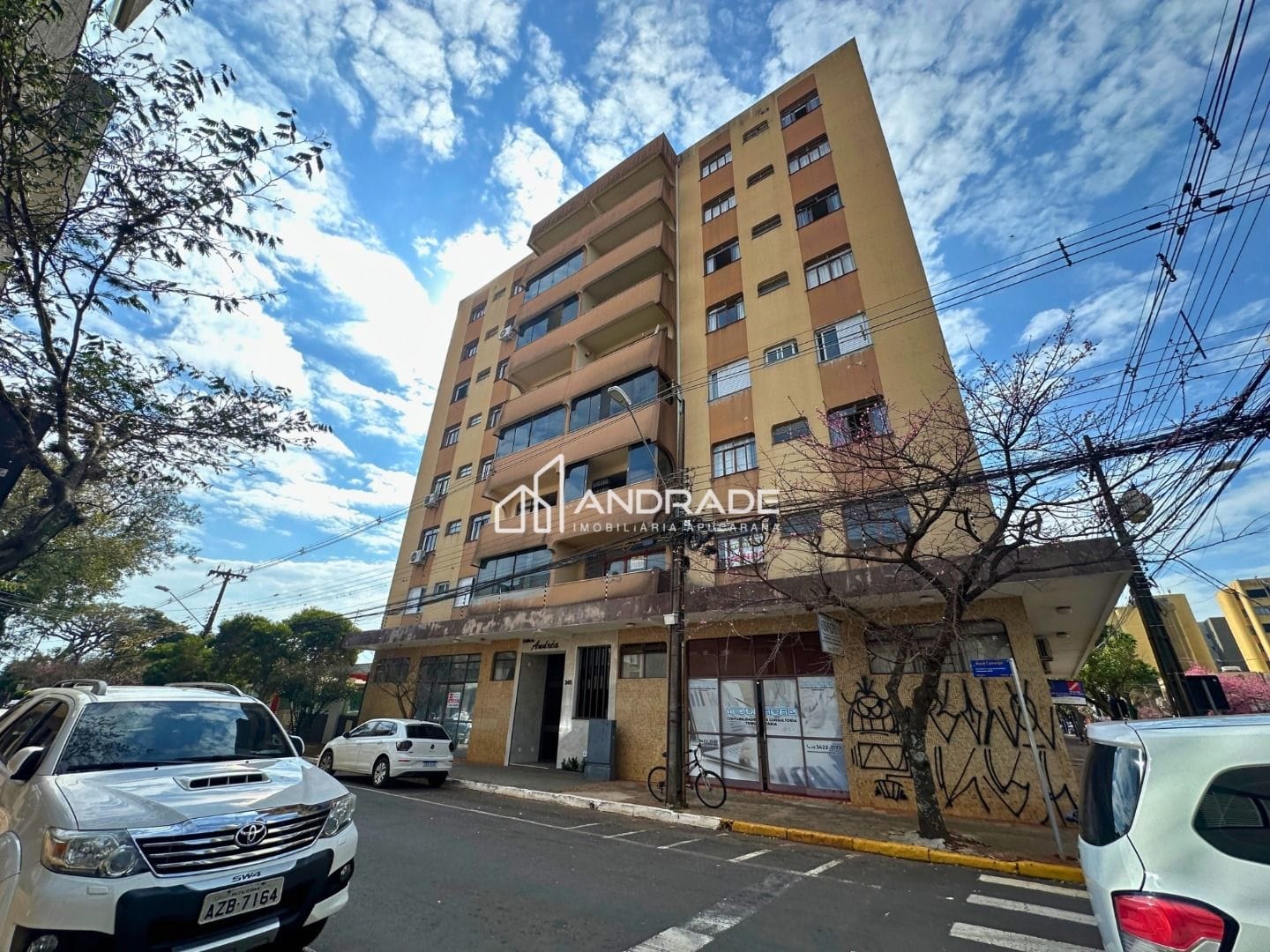 Apartamento à venda com 3 quartos, 125m² - Foto 2