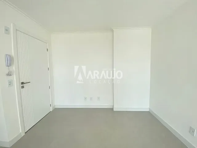 Apartamento 3 quartos e 2 banheiros, para alugar, no bairro São Vicente em Itajaí