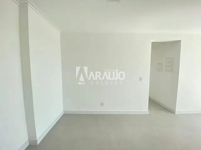 Apartamento 3 quartos e 2 banheiros, para alugar, no bairro São Vicente em Itajaí