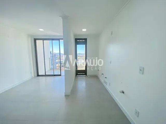 Apartamento 3 quartos e 2 banheiros, para alugar, no bairro São Vicente em Itajaí