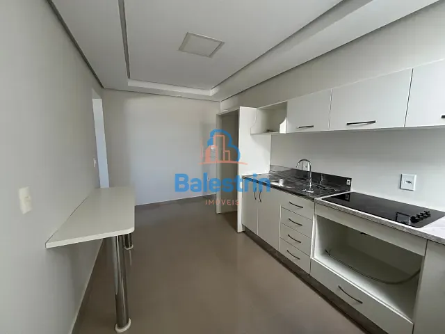 Apartamento 1 quarto e 1 banheiro, para alugar, no bairro Centro em Fraiburgo