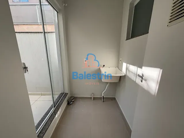 Apartamento 1 quarto e 1 banheiro, para alugar, no bairro Centro em Fraiburgo