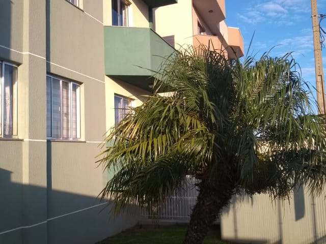 Apartamento com 73m² 3 quartos e 1 banheiro, à venda ou para alugar, no bairro Uvaranas em Ponta Grossa