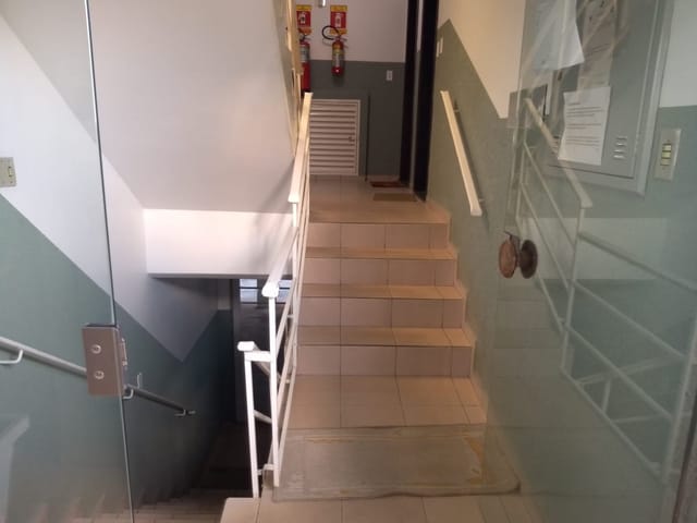 Apartamento com 73m² 3 quartos e 1 banheiro, à venda ou para alugar, no bairro Uvaranas em Ponta Grossa