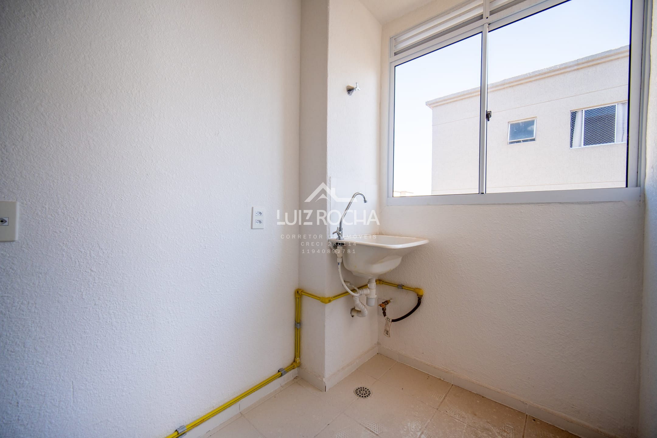 Apartamento à venda com 2 quartos, 40m² - Foto 11