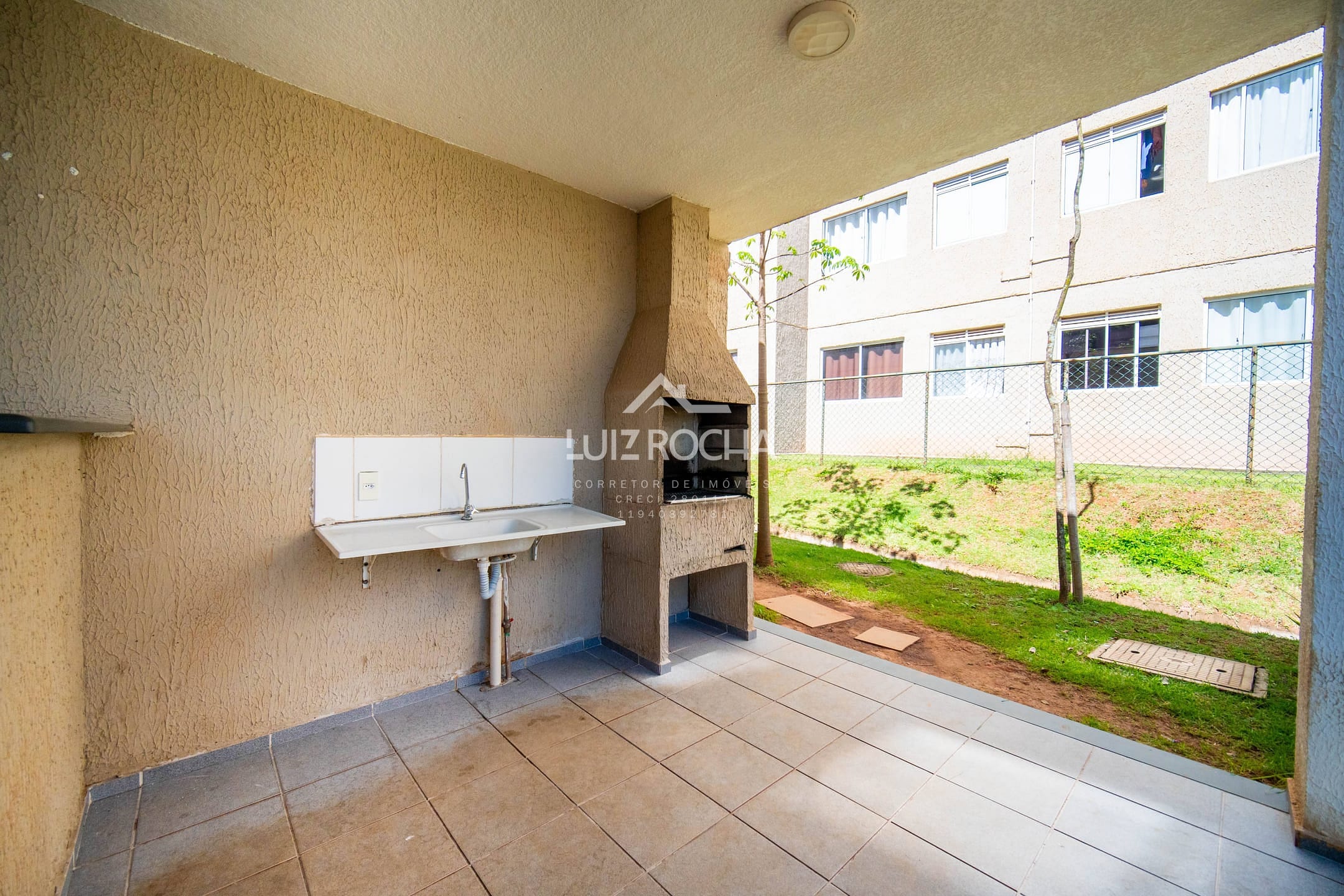 Apartamento à venda com 2 quartos, 40m² - Foto 25