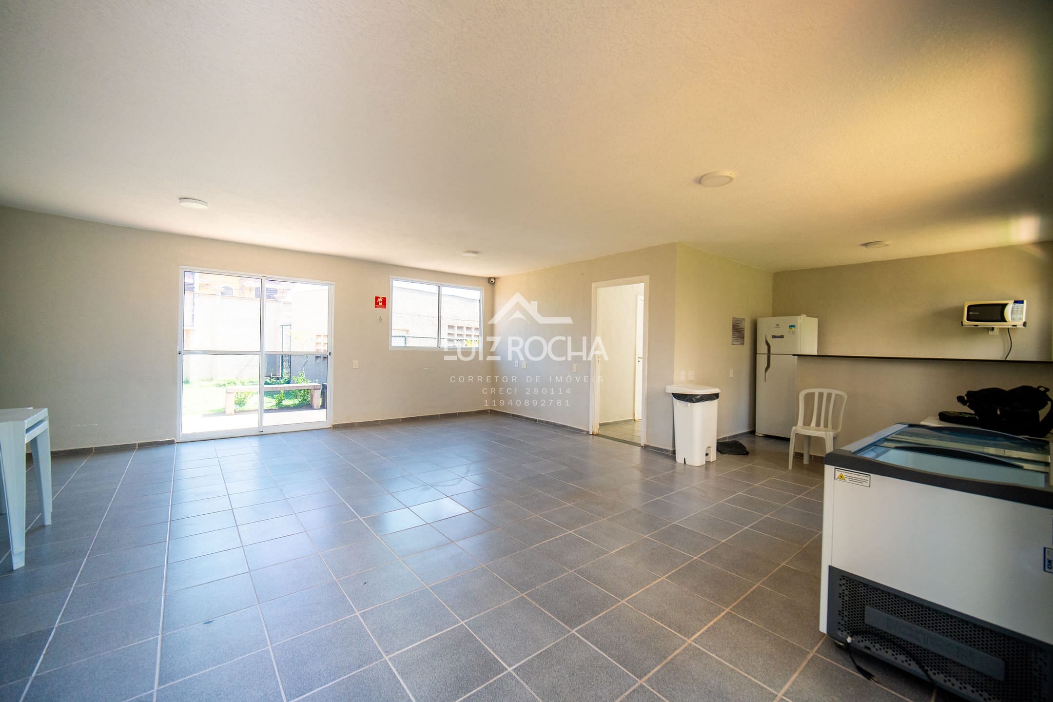 Apartamento à venda com 2 quartos, 40m² - Foto 29