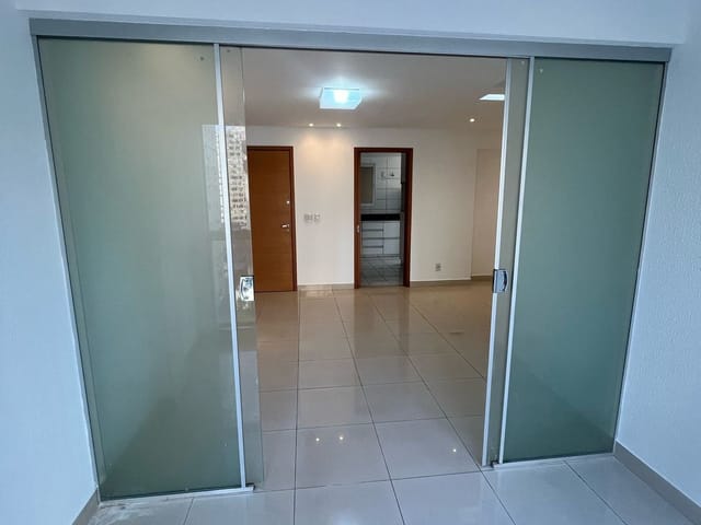 Apartamento com 141m² 3 quartos e 3 banheiros, para alugar, no bairro Nova Suiça em Goiânia