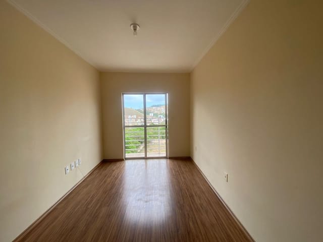 Apartamento 2 quartos e 1 banheiro, à venda, no bairro Santa Ângela em Poços de Caldas