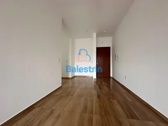 Apartamento 2 quartos e 1 banheiro, para alugar, no bairro Centro em Fraiburgo