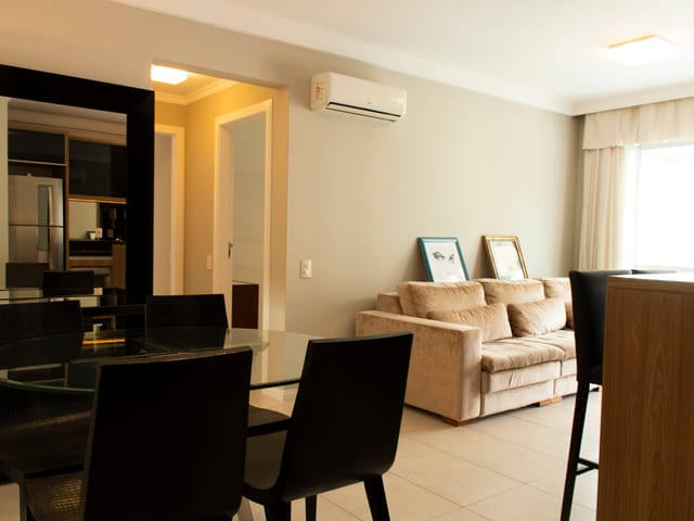 Apartamento 2 quartos e 2 banheiros, para alugar, no bairro Trindade em Florianópolis