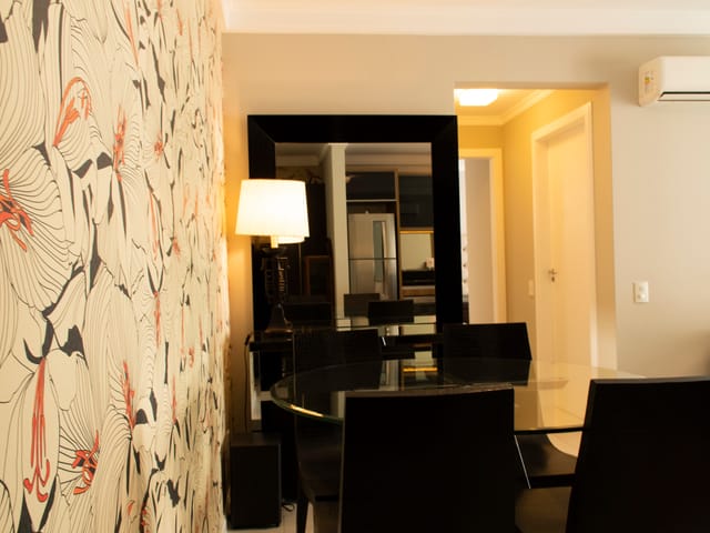 Apartamento 2 quartos e 2 banheiros, para alugar, no bairro Trindade em Florianópolis