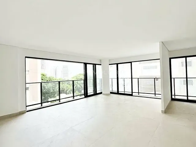 Apartamento 3 quartos e 4 banheiros, à venda, no bairro Serrinha em Goiânia