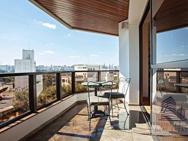 Apartamento 4 quartos e 2 banheiros, à venda, no bairro Moema em São Paulo