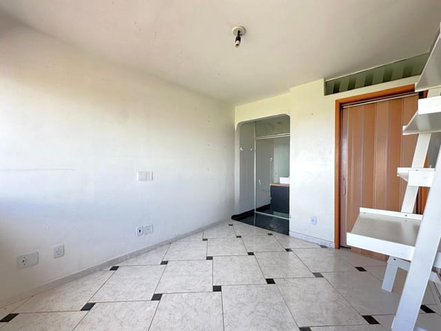 Apartamento 1 quarto e 1 banheiro, à venda, no bairro Riacho Fundo I em Brasília