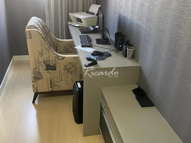 Apartamento com 251m² 4 quartos e 4 banheiros, à venda, no bairro Meia Praia em Itapema