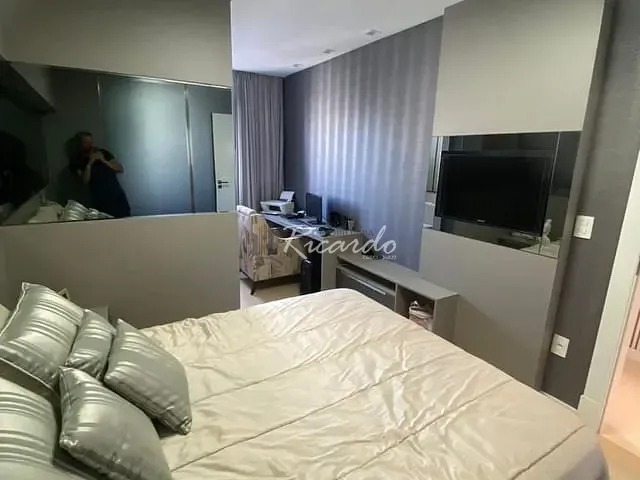 Apartamento com 251m² 4 quartos e 4 banheiros, à venda, no bairro Meia Praia em Itapema