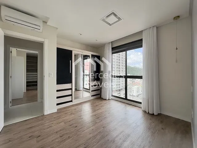 Apartamento com 96m² 2 quartos e 3 banheiros, para alugar, no bairro Centro em Itajaí
