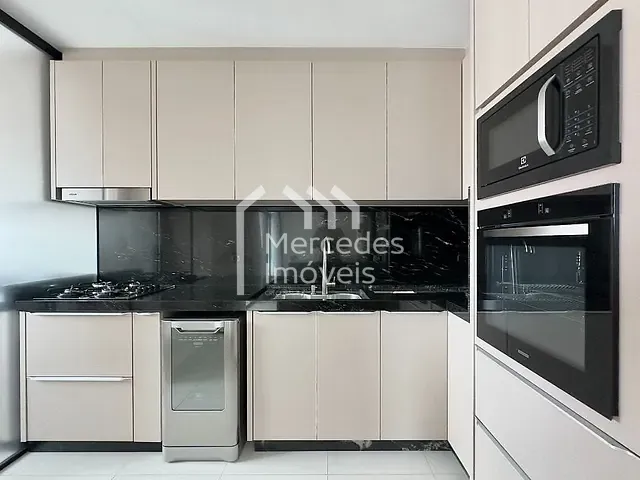 Apartamento com 96m² 2 quartos e 3 banheiros, para alugar, no bairro Centro em Itajaí