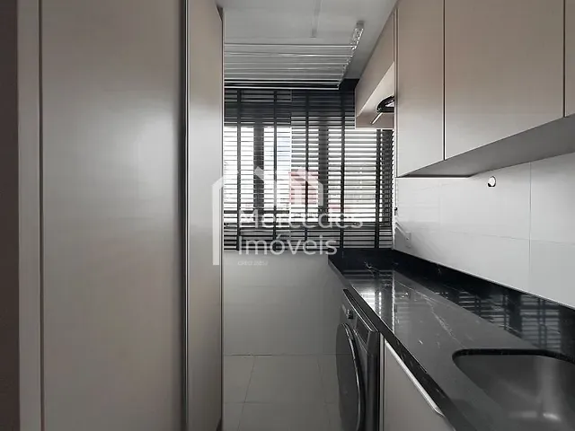 Apartamento com 96m² 2 quartos e 3 banheiros, para alugar, no bairro Centro em Itajaí