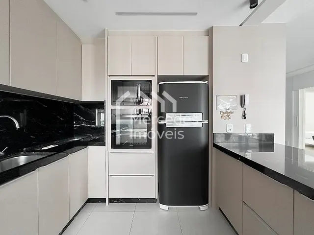 Apartamento com 96m² 2 quartos e 3 banheiros, para alugar, no bairro Centro em Itajaí