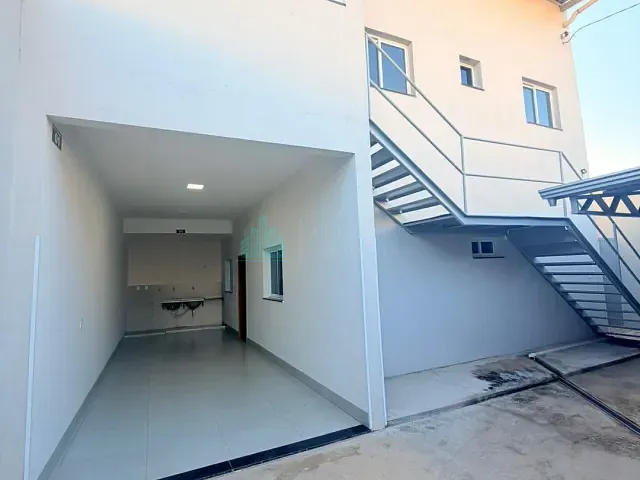 Apartamento 2 quartos e 1 banheiro, para alugar, no bairro Loteamento Santa Helena II em Catalão