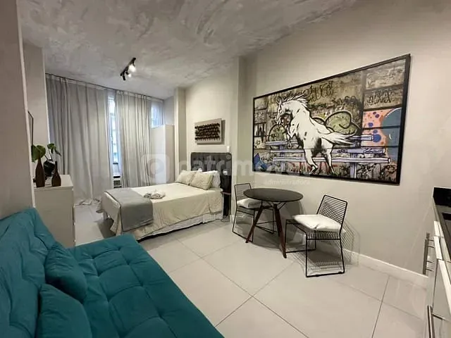 Apartamento com 42m² 1 quarto e 1 banheiro, para alugar, no bairro Copacabana em Rio de Janeiro