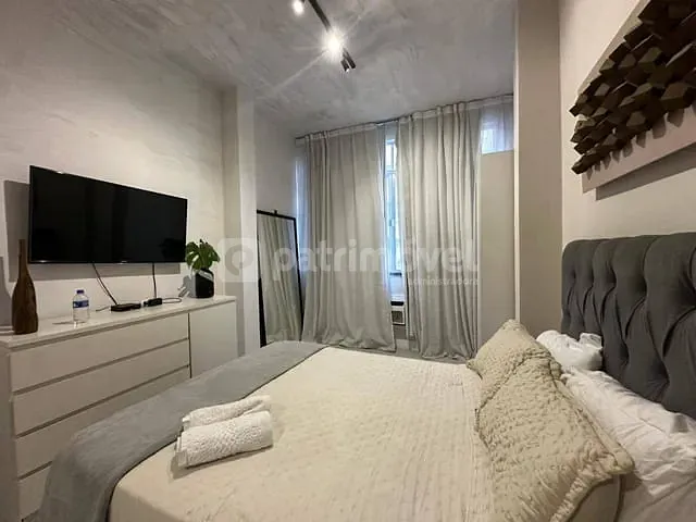 Apartamento com 42m² 1 quarto e 1 banheiro, para alugar, no bairro Copacabana em Rio de Janeiro