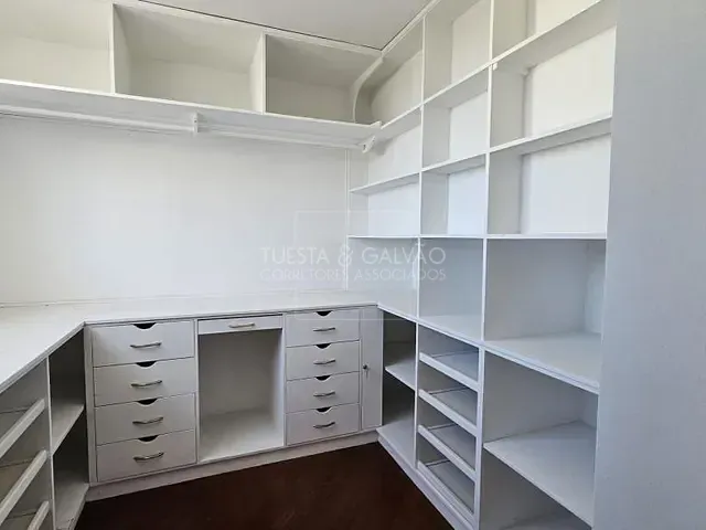 Apartamento com 119m² 3 quartos e 5 banheiros, à venda, no bairro Centro em Curitiba