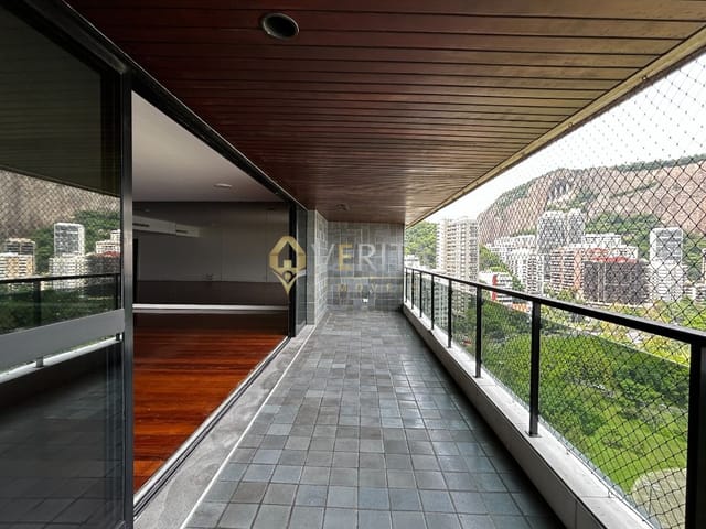 Apartamento 4 quartos e 6 banheiros, à venda ou para alugar, no bairro Lagoa em Rio de Janeiro