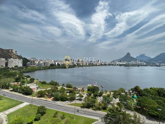 Apartamento 4 quartos e 6 banheiros, à venda ou para alugar, no bairro Lagoa em Rio de Janeiro