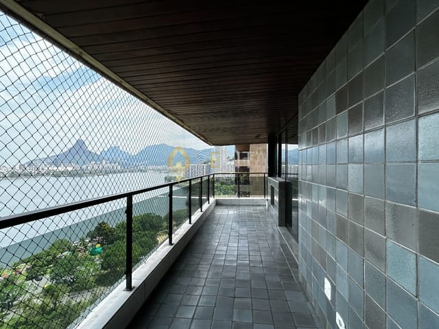 Apartamento 4 quartos e 6 banheiros, à venda ou para alugar, no bairro Lagoa em Rio de Janeiro