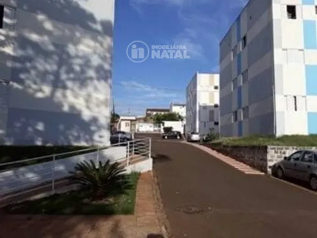 Apartamento 2 quartos e 1 banheiro, à venda, no bairro Jardim Strass em Londrina