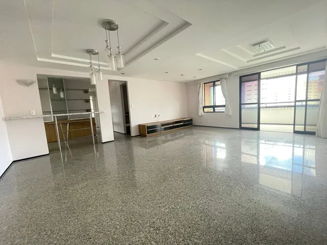 Apartamento 4 quartos e 4 banheiros, à venda, no bairro Guararapes em Fortaleza