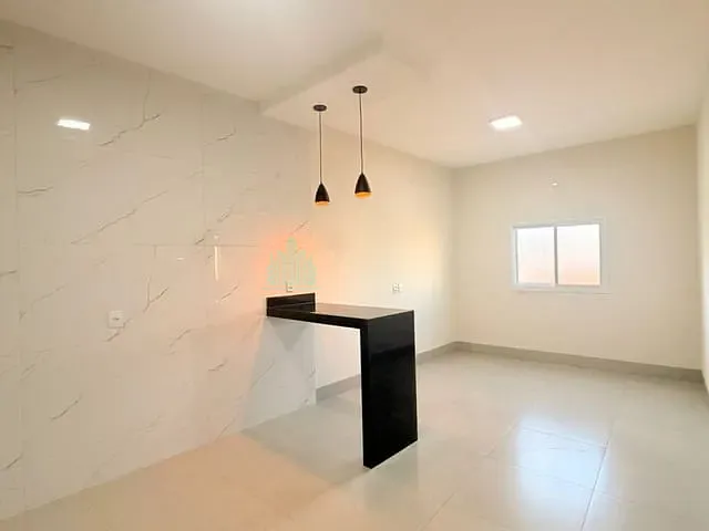 Apartamento 2 quartos e 1 banheiro, para alugar, no bairro Loteamento Santa Helena II em Catalão