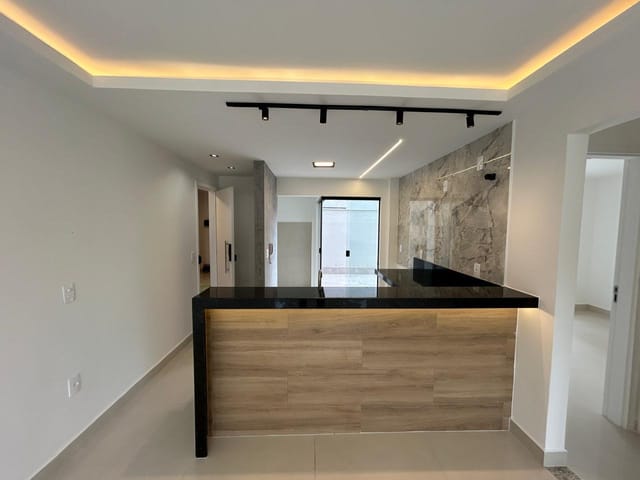 Apartamento 2 quartos e 2 banheiros, à venda, no bairro Barroco (Itaipuaçu) em Maricá