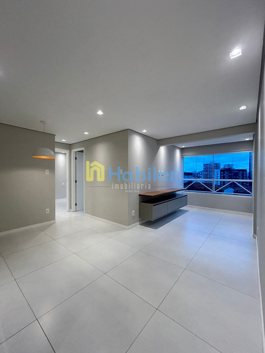Apartamento à venda com 2 quartos, 57m² - Foto 1