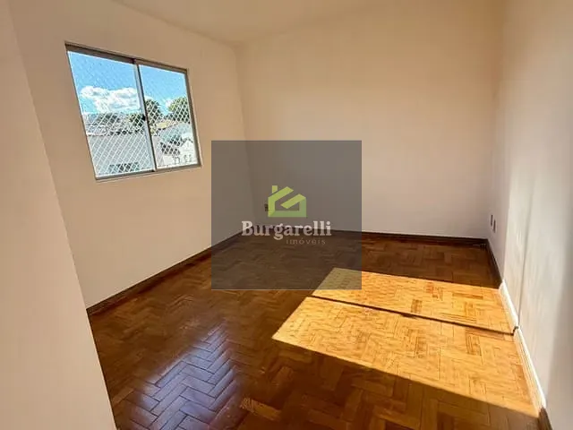 Apartamento 3 quartos e 2 banheiros, para alugar, no bairro Costa Pinto em Lavras