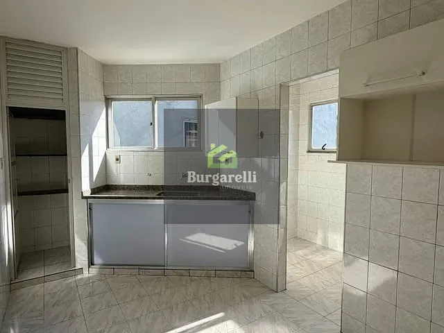 Apartamento 3 quartos e 2 banheiros, para alugar, no bairro Costa Pinto em Lavras