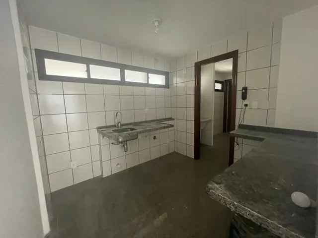 Apartamento 3 quartos e 3 banheiros, para alugar, no bairro Mucuripe em Fortaleza