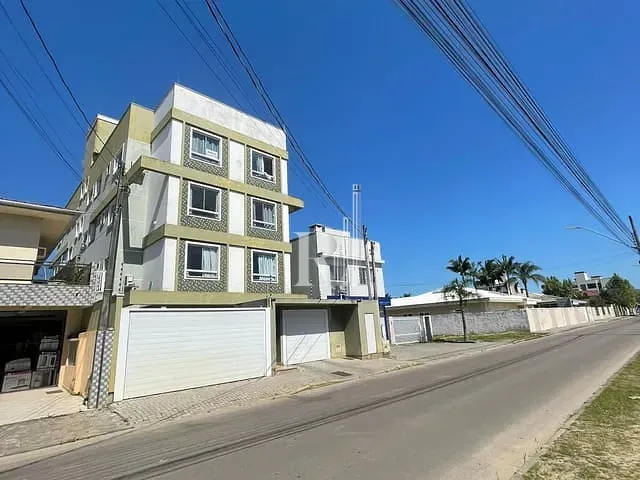 Apartamento 2 quartos e 1 banheiro, à venda ou para alugar, no bairro Universitário em Tijucas