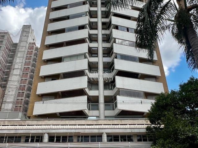 Foto do Apartamento - Venda | Ed. Luis Carlos Bussolin | 3 quartos (1 suíte), 125m² de área privativa, sacada gourmet e localização privilegiada no Novo Centro em Maringá. | Benites & Gonzaga Imóveis
