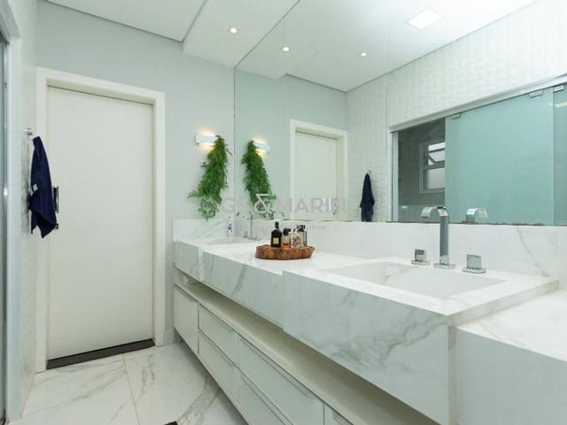 Casa com 540m² 3 quartos e 4 banheiros, à venda, no bairro Parque Residencial Alcântara em Londrina
