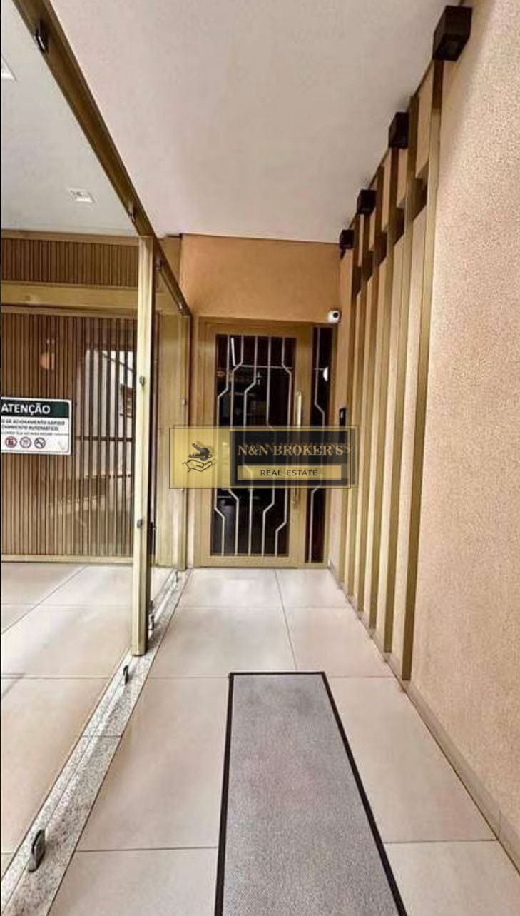 Apartamento à venda com 4 quartos, 218m² - Foto 2